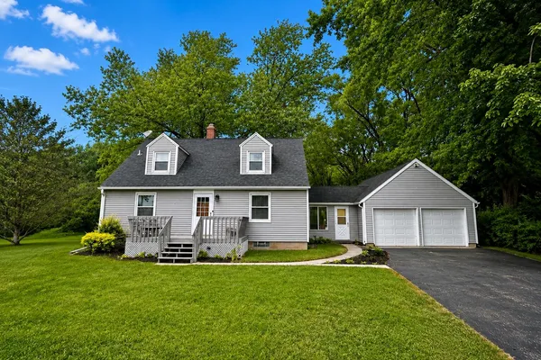 $399,000 | S26W26998 Mac Arthur Road, Waukesha, WI 53188