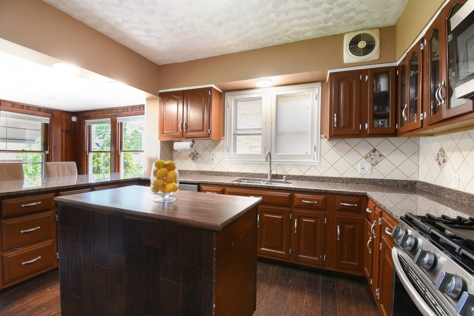 1437 Maple Avenue Berwyn, IL 60402 - Photo 12 of 35