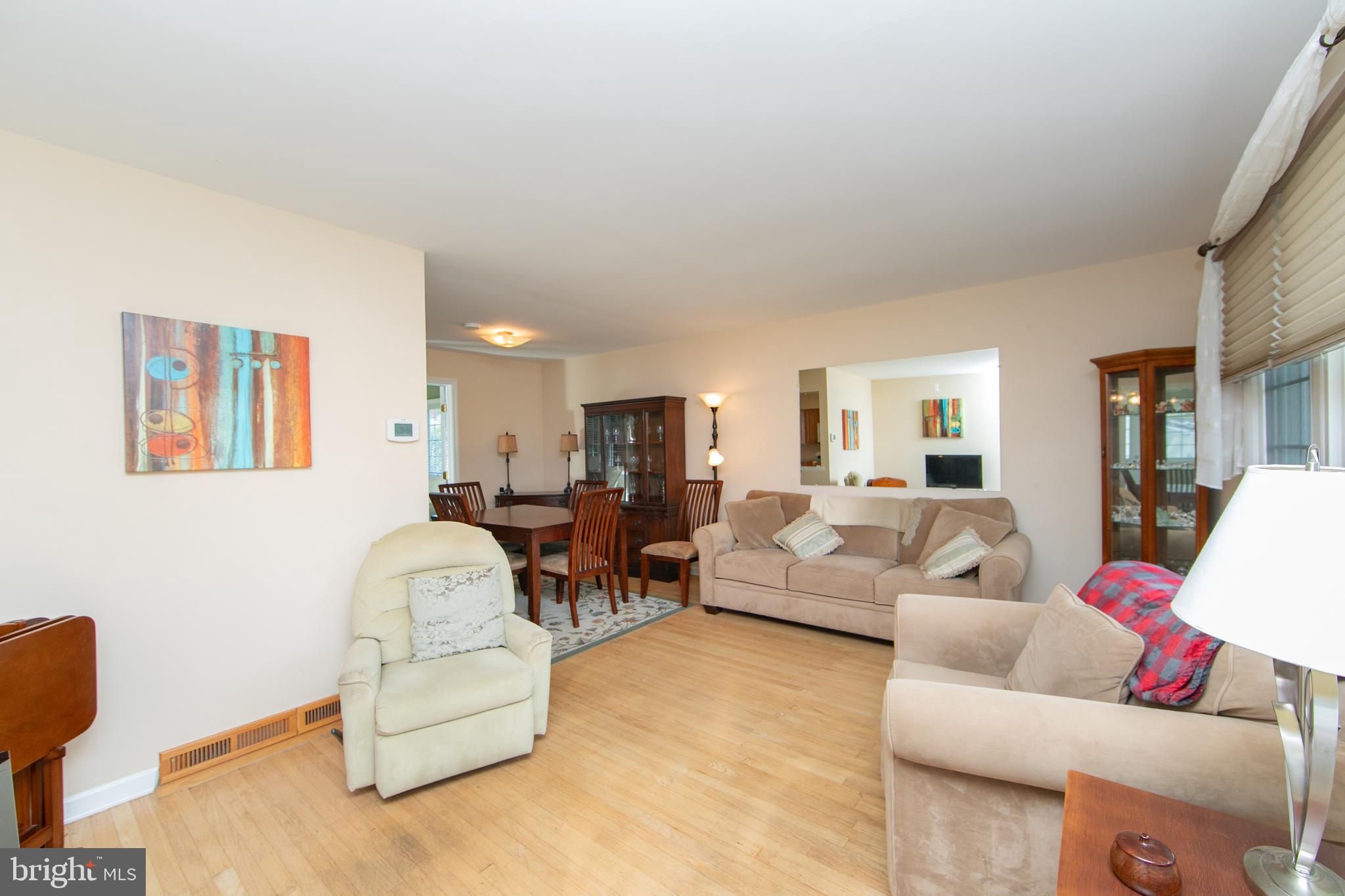 307 Kingston Road Cherry Hill, NJ 08034 - Photo 17 of 47 Living Room