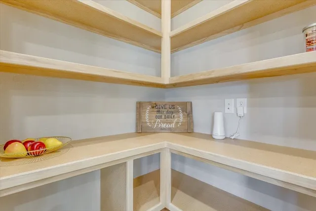 $349,900 | 429 East Karla Avenue, Haysville, KS 67060