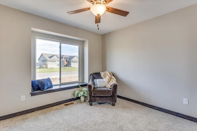 $349,900 | 429 East Karla Avenue, Haysville, KS 67060