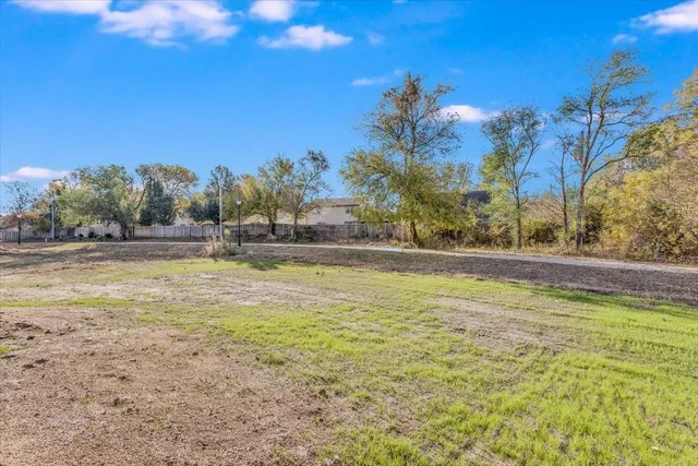 $349,900 | 429 East Karla Avenue, Haysville, KS 67060