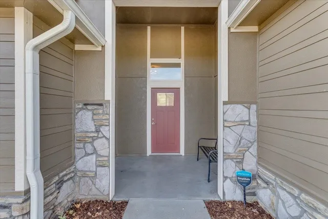 $349,900 | 429 East Karla Avenue, Haysville, KS 67060