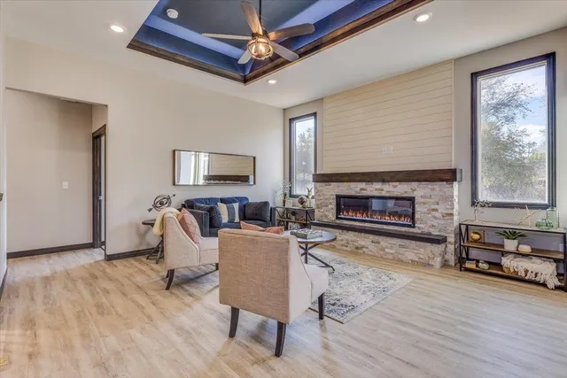 $349,900 | 429 East Karla Avenue, Haysville, KS 67060