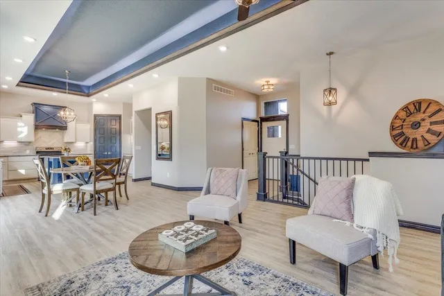 $349,900 | 429 East Karla Avenue, Haysville, KS 67060