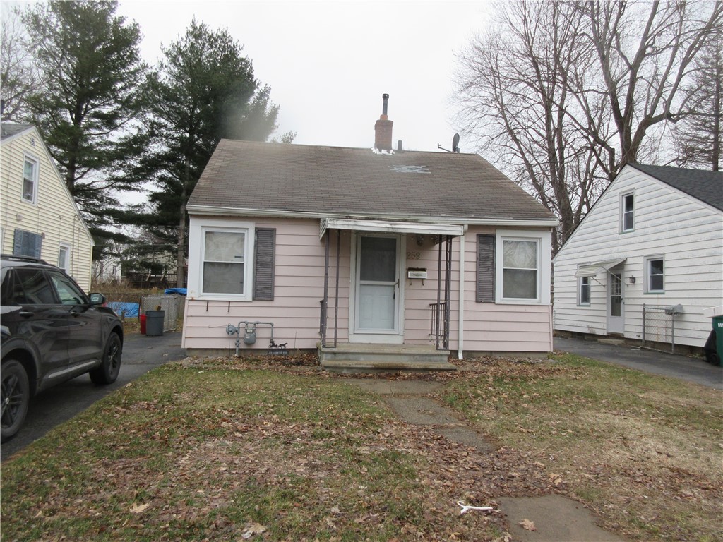 259 Oakwood Road Greece, NY 14616 - Photo 1 of 1 Front View