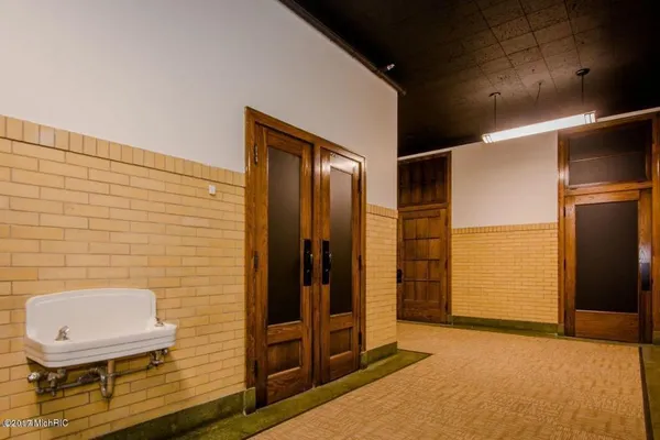 $369,900 | 2214 South State Street, Unit 209, St. Joseph, MI 49085