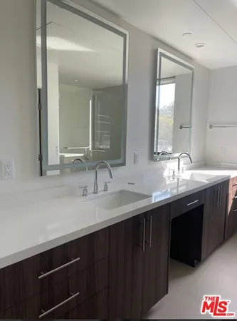 $7,795 | 1542 North Hoover Street, Unit 1542, Los Angeles, CA 90027