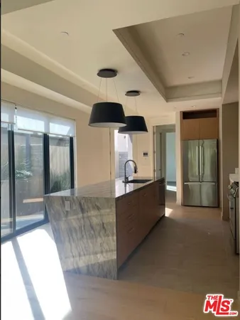 $7,795 | 1542 North Hoover Street, Unit 1542, Los Angeles, CA 90027