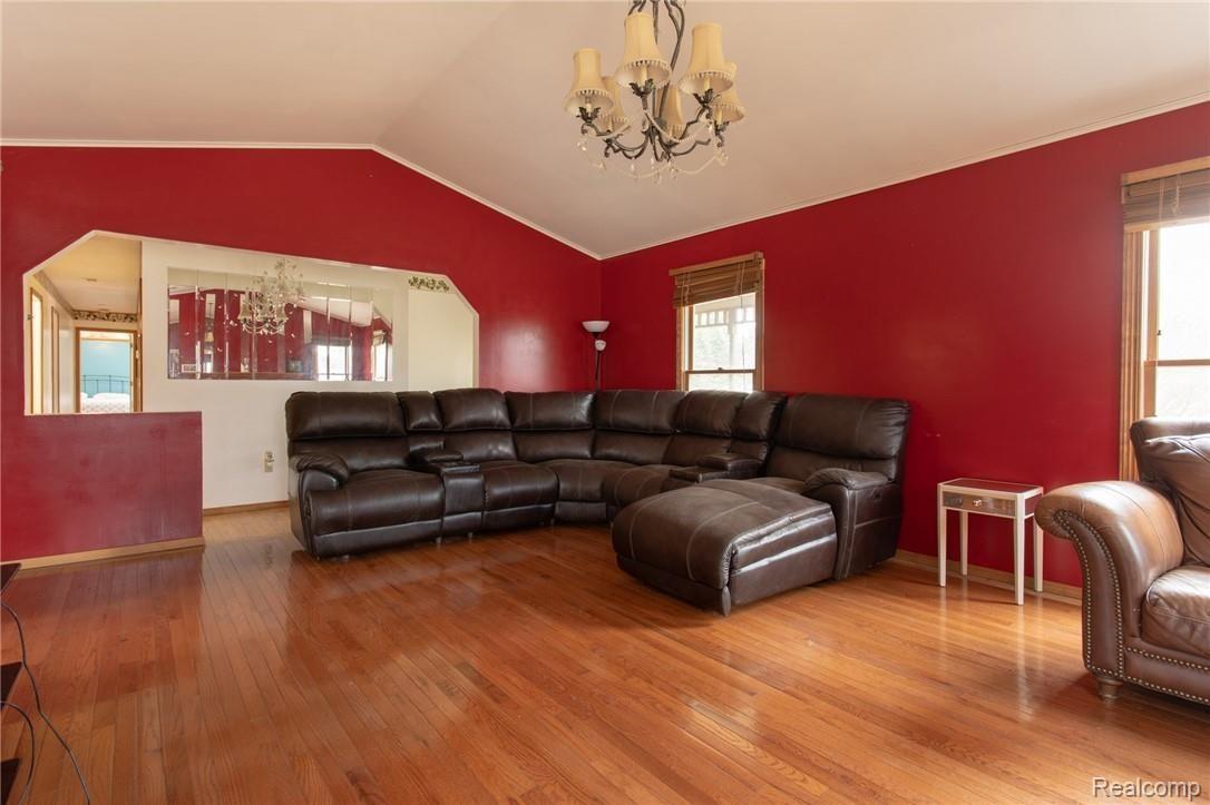 20300 Sumpter Road Belleville, MI 48111 - Photo 7 of 33 Family room
