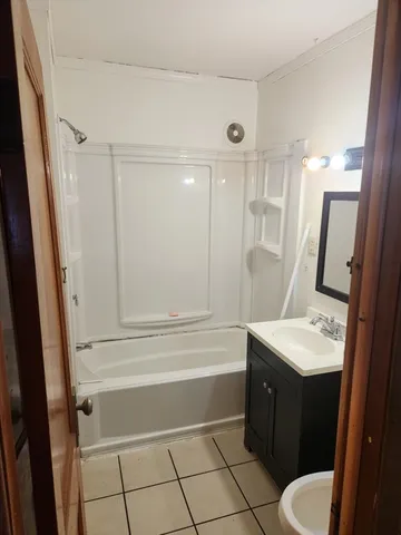 $2,300 | 27 Virginia Street, Unit 27, Springfield, MA 01108