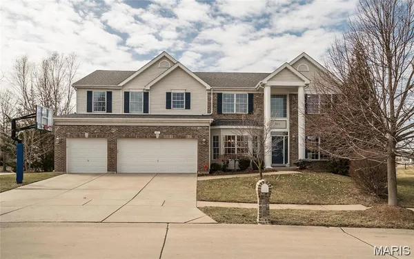 $3,400 | 811 Wheaton Way, Creve Coeur, MO 63141