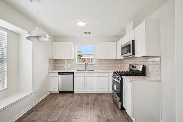 $2,000 | 11926 Panay Drive, Houston, TX 77048