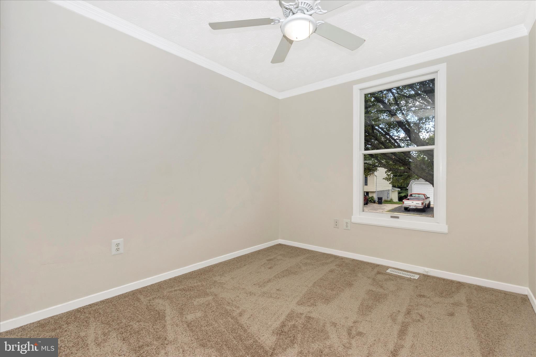 207 Contour Road Mount Airy, MD 21771 - Photo 23 of 52 an empty room with a window