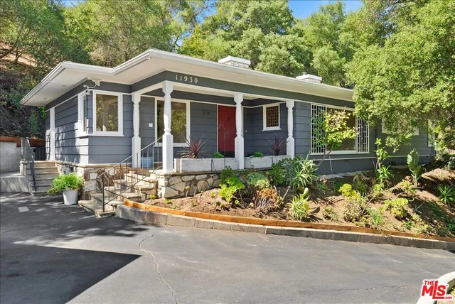 $6,750 | 11930 Briarvale Lane, Studio City, CA 91604