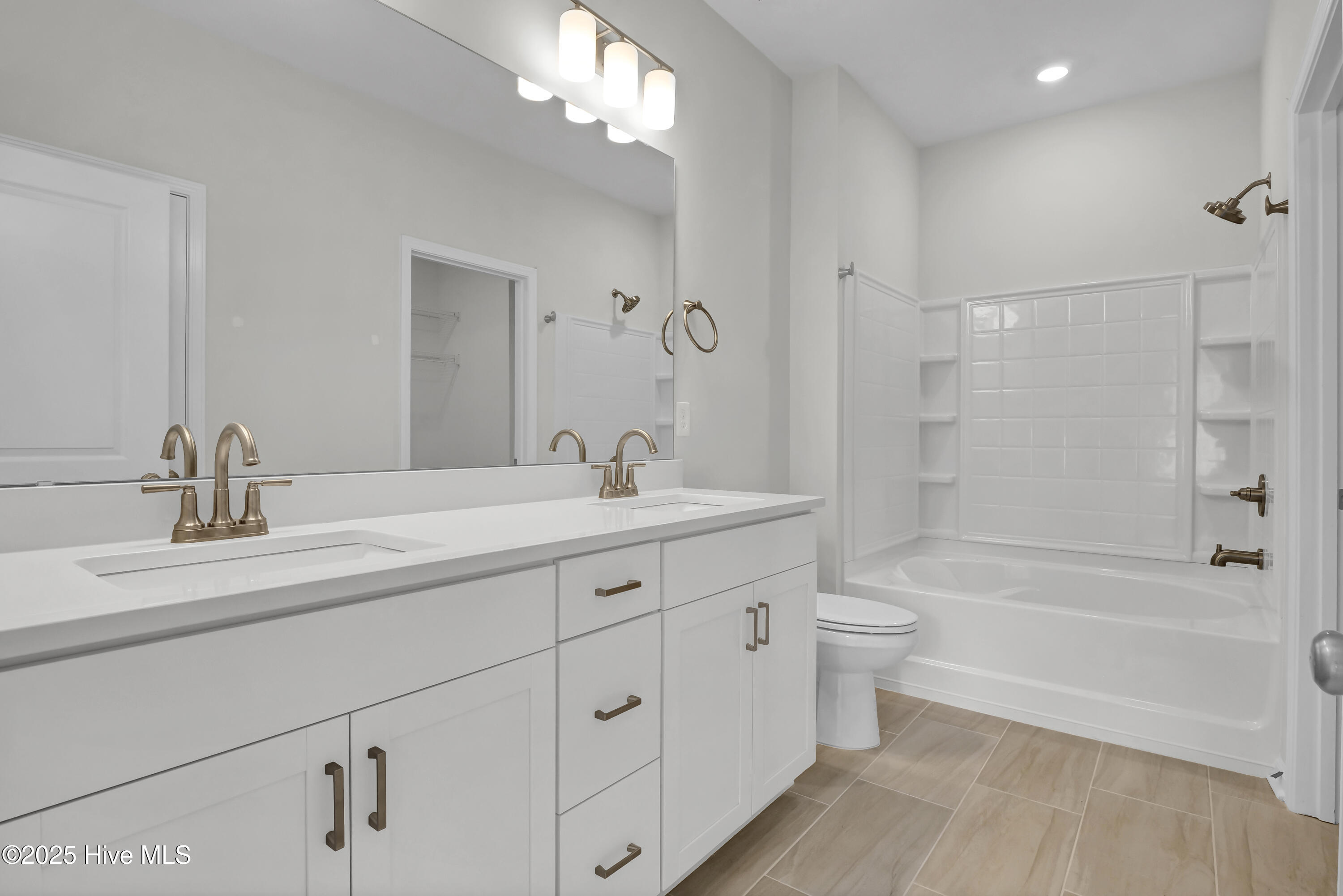 2193 Star Shower Way Leland, NC 28451 - Photo 16 of 50 Primary Bathroom