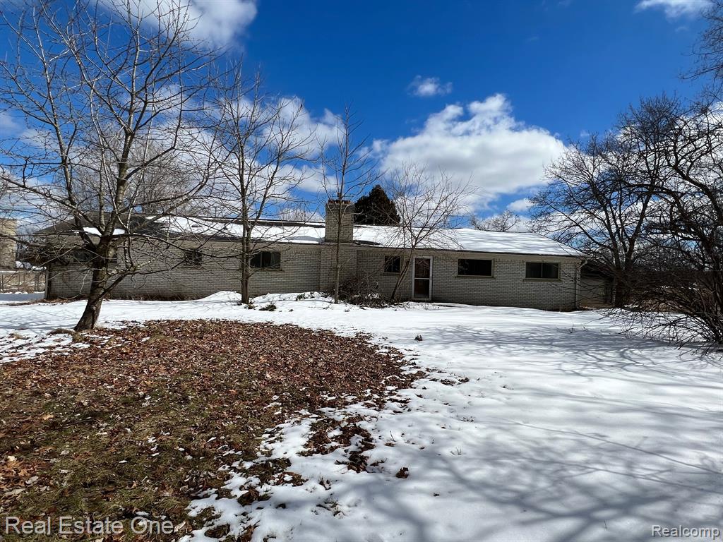 8002 Byron Road Howell, MI 48855 - Photo 1 of 13 Gallery Image 1