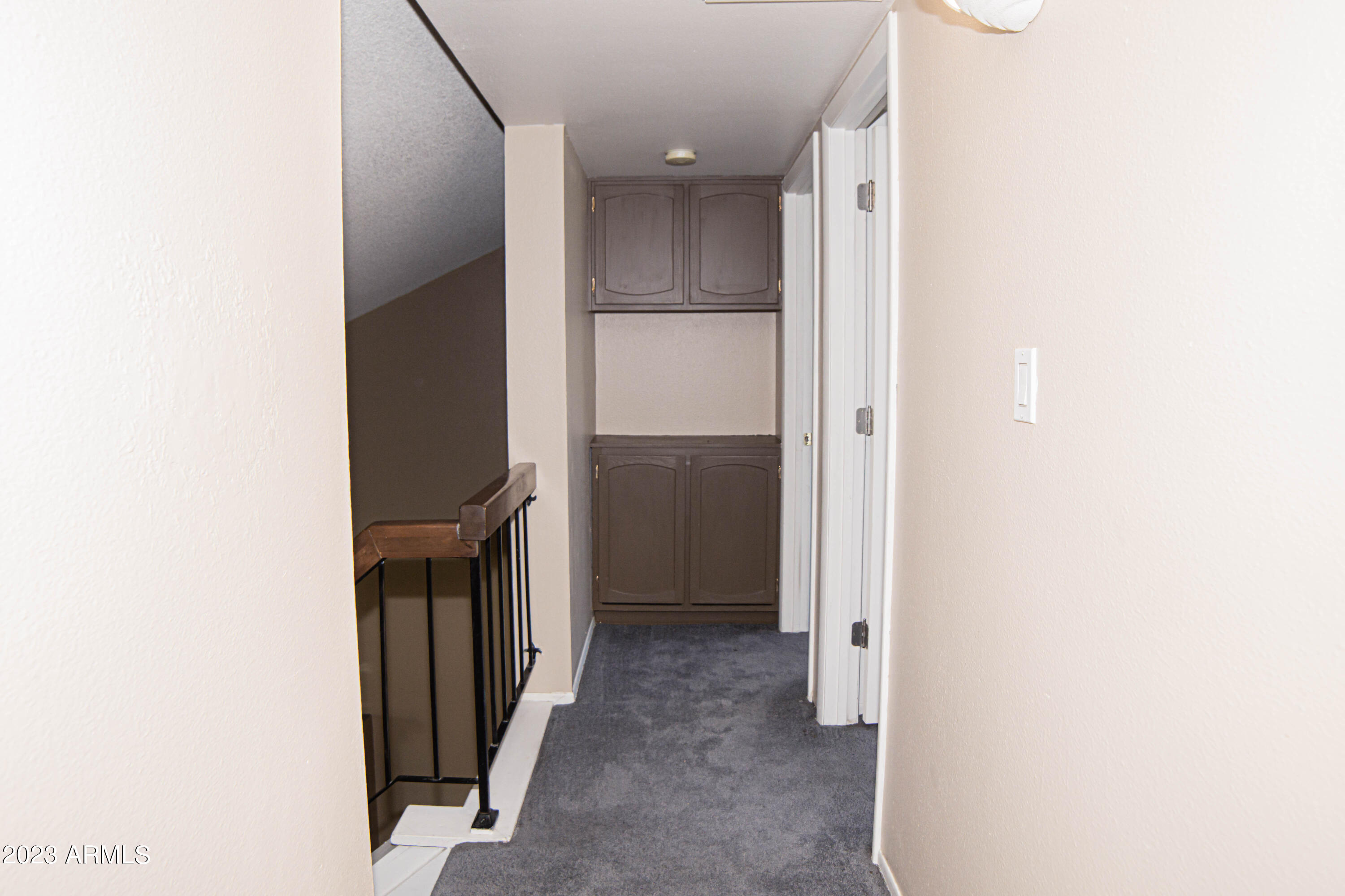 2323 West Kathleen Road Phoenix, AZ 85023 - Photo 35 of 55 (35) Upstairs Hall