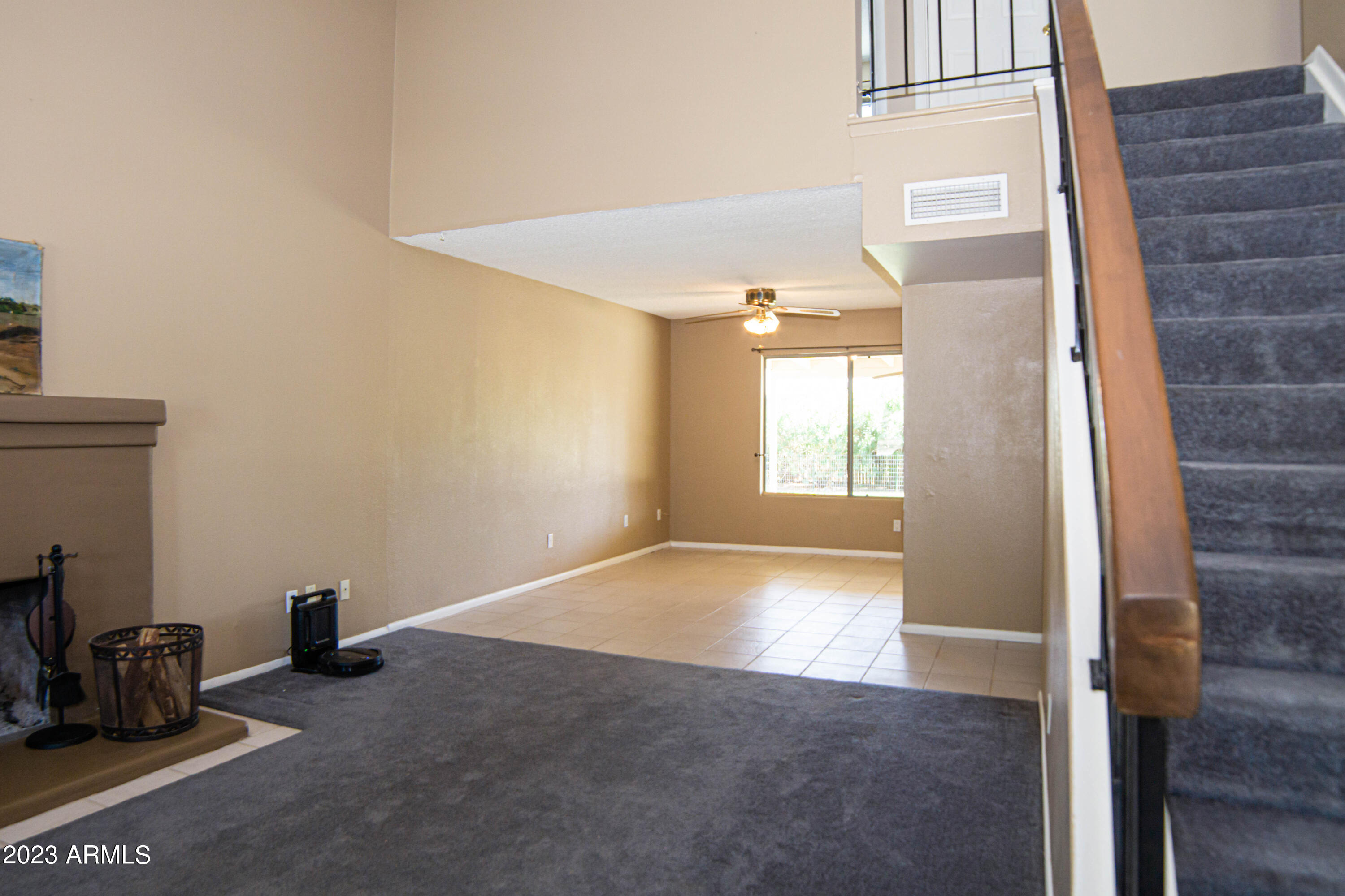 2323 West Kathleen Road Phoenix, AZ 85023 - Photo 6 of 55 (6) Entry