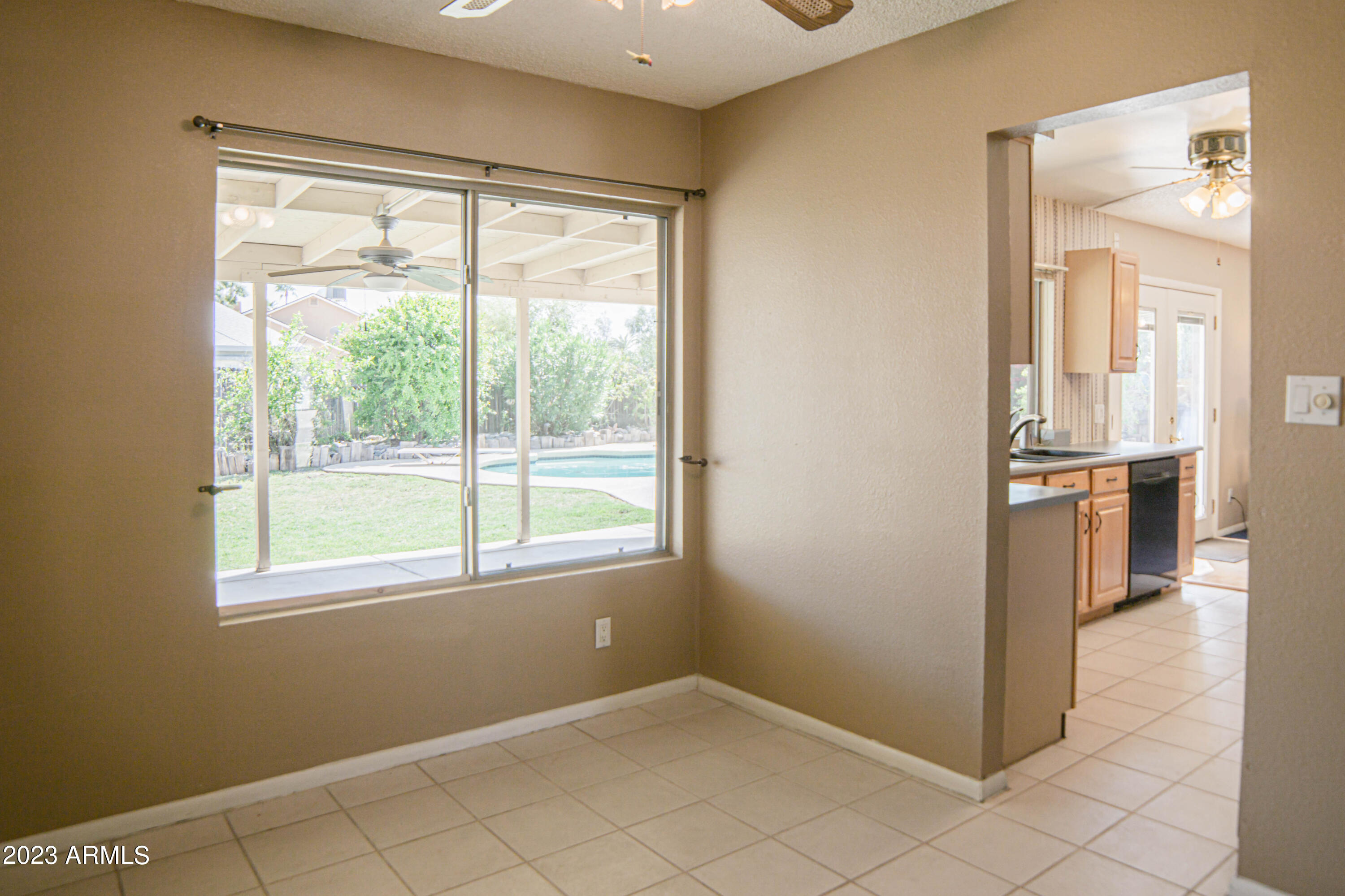 2323 West Kathleen Road Phoenix, AZ 85023 - Photo 10 of 55 (10) Dining