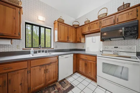 $675,000 | 35 Pilgrim Circle, Hampstead, NH 03826