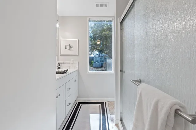 $475,000 | 909 Hudgins Street, Smithville, TX 78957