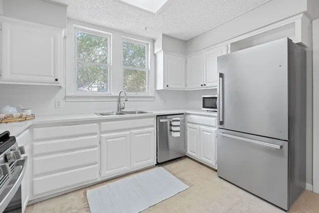 $475,000 | 909 Hudgins Street, Smithville, TX 78957