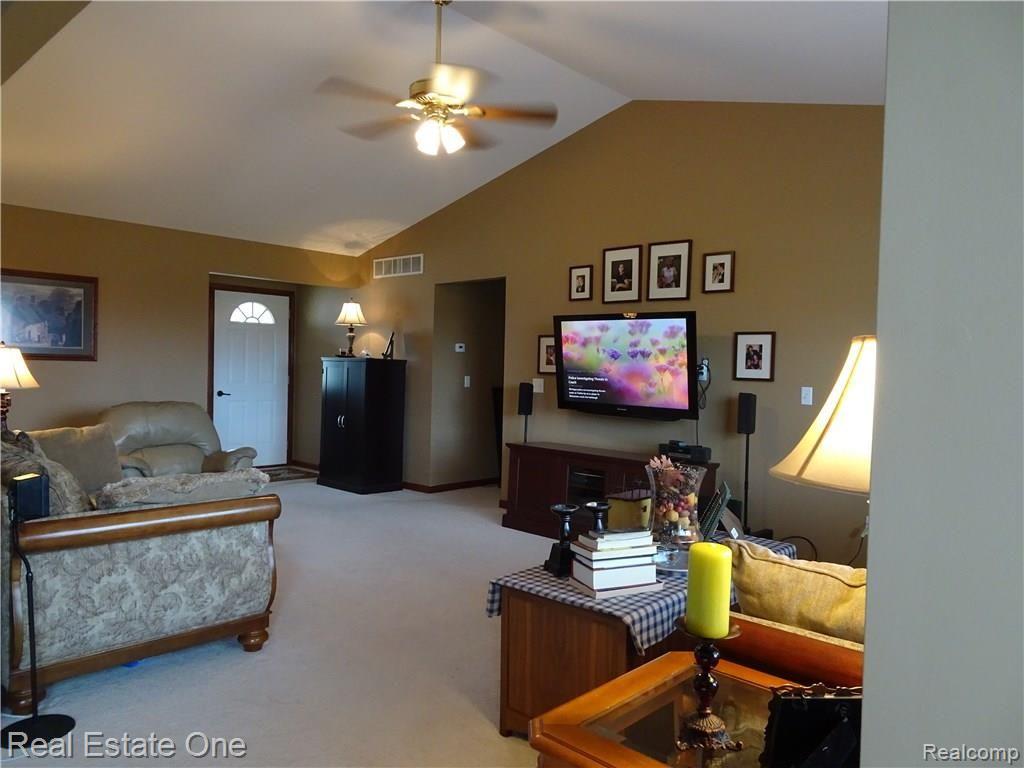 2446 Baldwin Road Grand Blanc, MI 48439 - Photo 2 of 17 Great Room