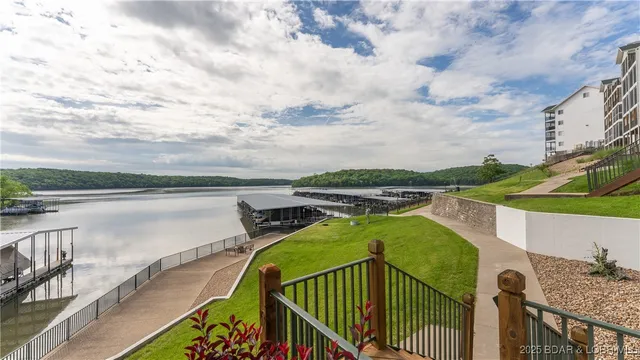 $269,900 | 108 Park Pl Drive, Unit 1B, Kaiser, MO 65047