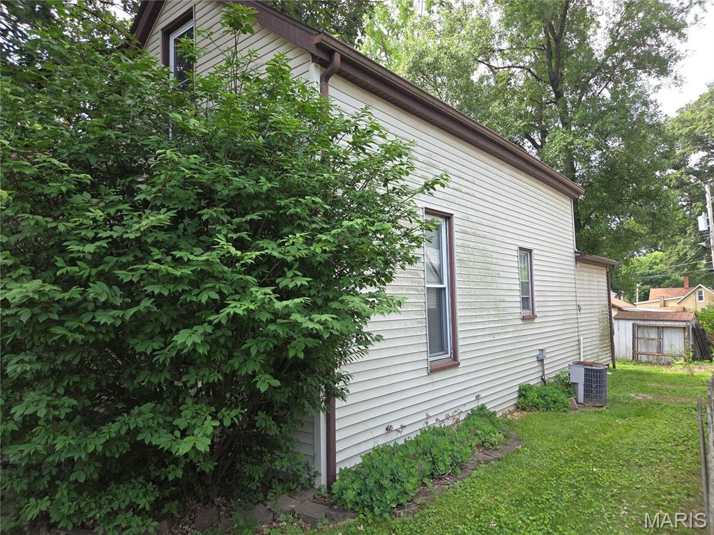 108 Portland Avenue Belleville, IL 62220 - Photo 5 of 14