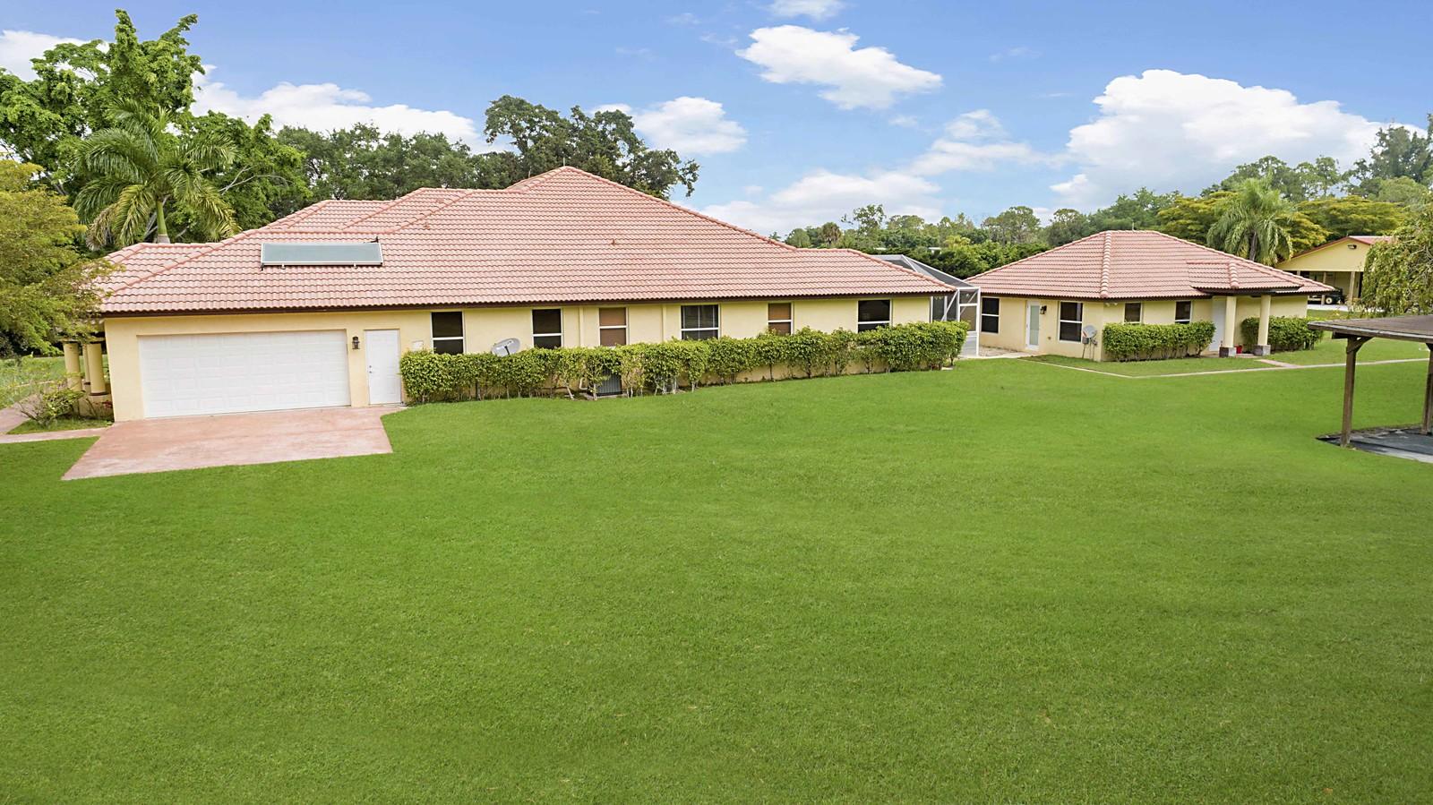 2880 B Road Loxahatchee, FL 33470 - Photo 25 of 52 2 CAR GARAGE & CBS COTTAGE