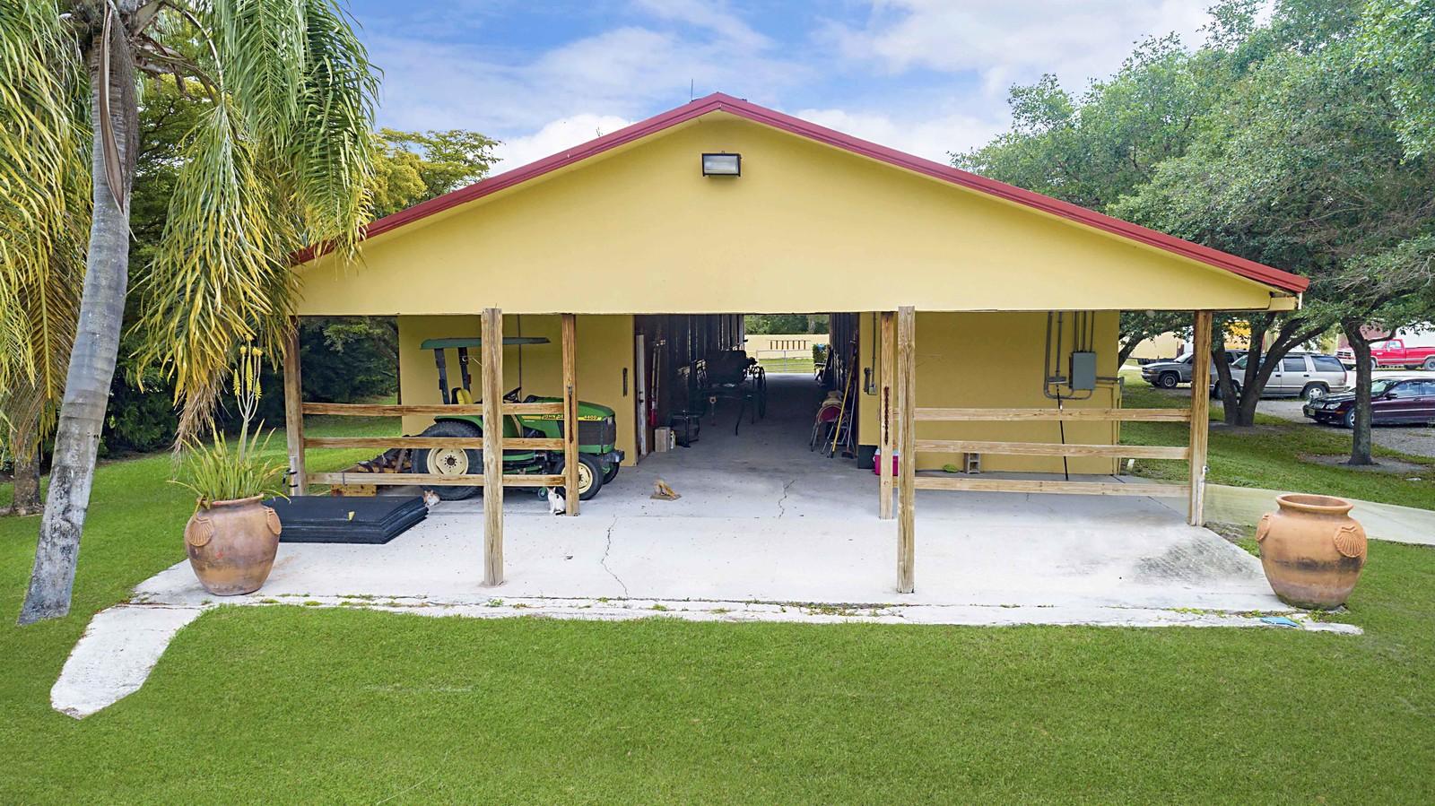 2880 B Road Loxahatchee, FL 33470 - Photo 32 of 52 10 STALL BARN