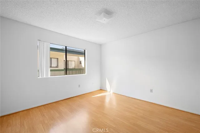 $2,450 | 1004 East Garfield Avenue, Unit 8, Glendale, CA 91205