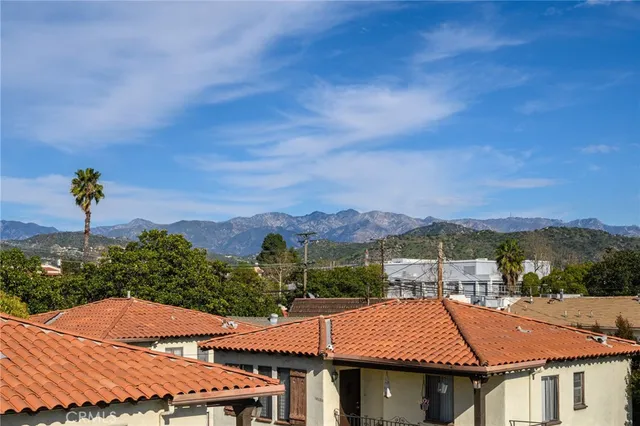 $2,450 | 1004 East Garfield Avenue, Unit 8, Glendale, CA 91205