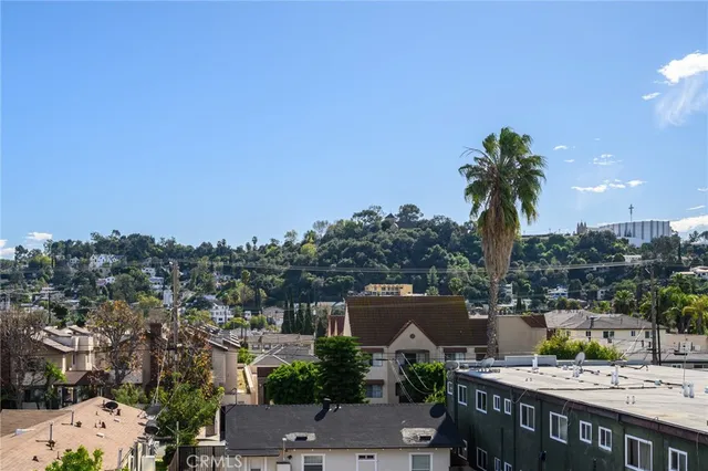 $2,450 | 1004 East Garfield Avenue, Unit 8, Glendale, CA 91205