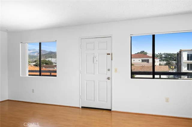 $2,450 | 1004 East Garfield Avenue, Unit 8, Glendale, CA 91205