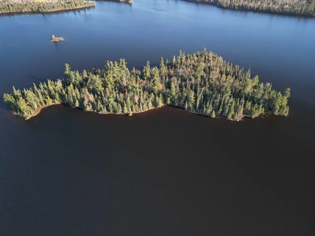 $950,000 | 2-3 Fullerton Road, Grand Marais, MN 55604