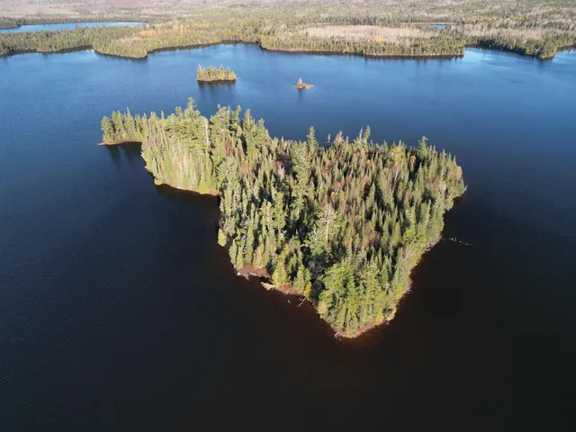 $950,000 | 2-3 Fullerton Road, Grand Marais, MN 55604