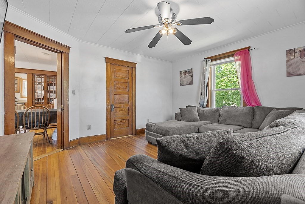 17 Foss Road Gardner, MA 01440 - Photo 9 of 28 Gallery Image 9