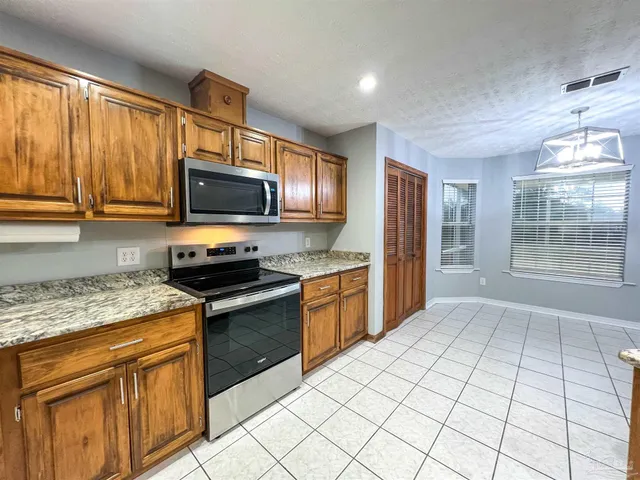 $2,250 | 7342 Wymart Road, Pensacola, FL 32526