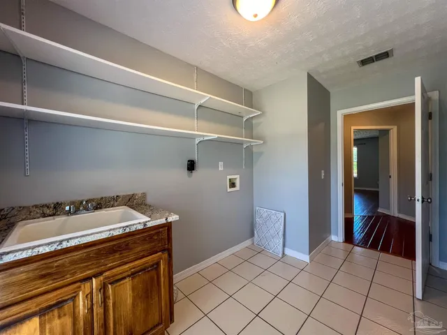 $2,250 | 7342 Wymart Road, Pensacola, FL 32526