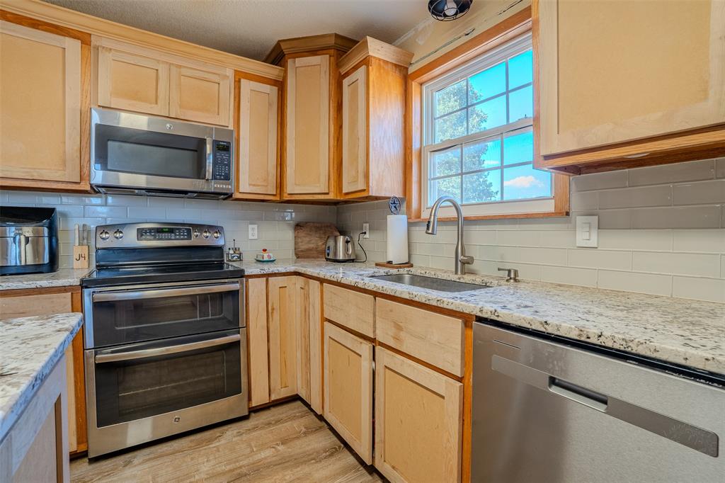 611 Billings Road Tolar, TX 76476 - Photo 12 of 28 Gallery Image 12