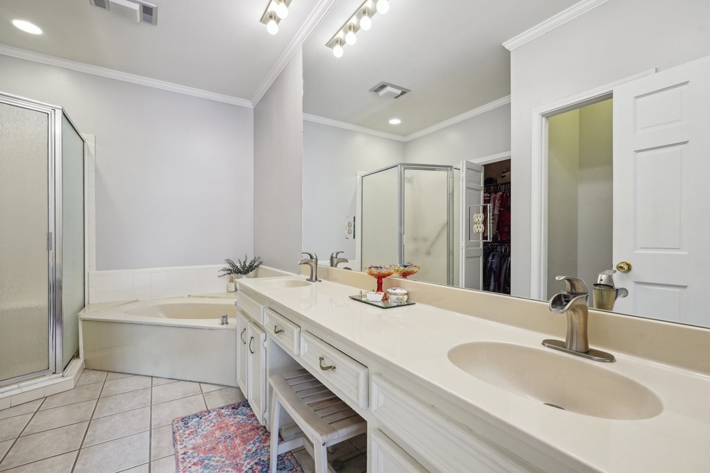 106 St Andrews Loop Kerrville, TX 78028 - Photo 14 of 32