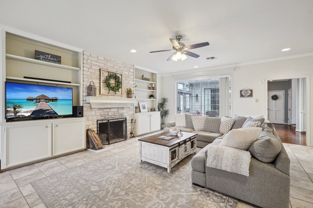 106 St Andrews Loop Kerrville, TX 78028 - Photo 9 of 32