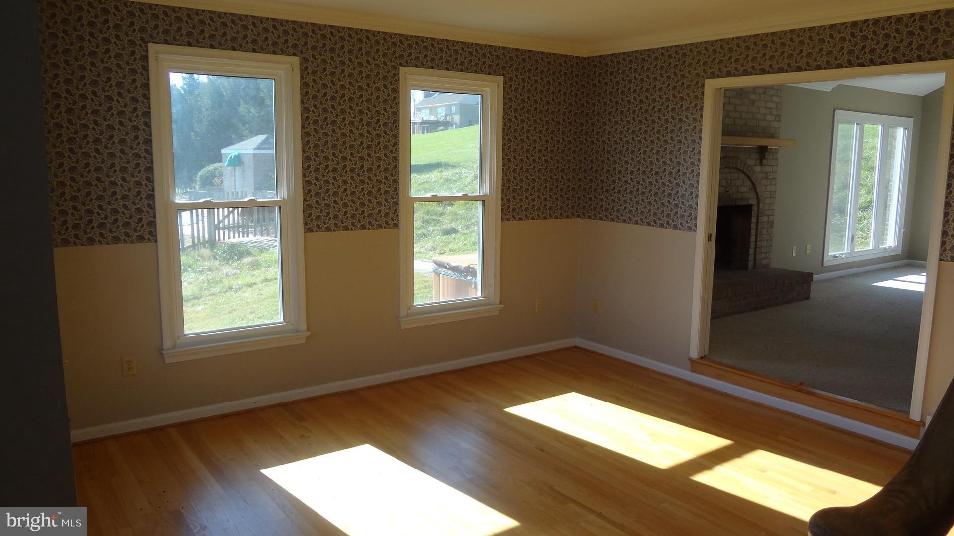 5235 Mt Zion Road Frederick, MD 21703 - Photo 8 of 24 Living Room