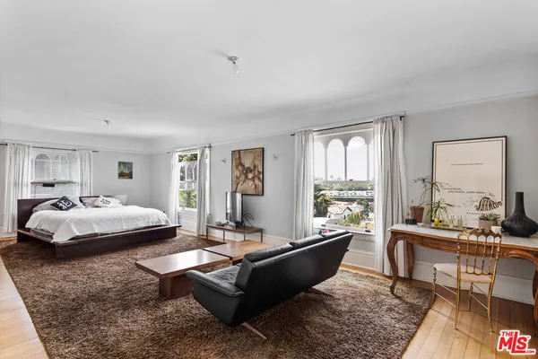 $15,400 | 1046 West Kensington Road, Los Angeles, CA 90026