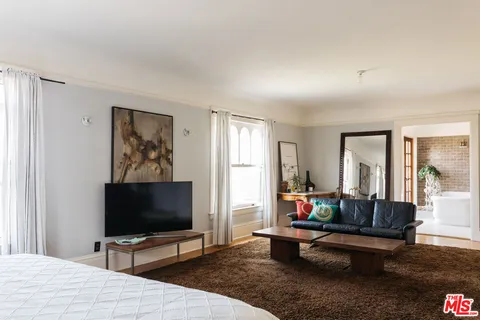 $12,000 | 1046 West Kensington Road, Los Angeles, CA 90026