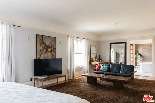 $15,400 | 1046 West Kensington Road, Los Angeles, CA 90026