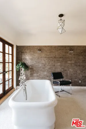 $15,400 | 1046 West Kensington Road, Los Angeles, CA 90026