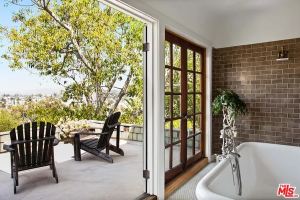 $15,400 | 1046 West Kensington Road, Los Angeles, CA 90026